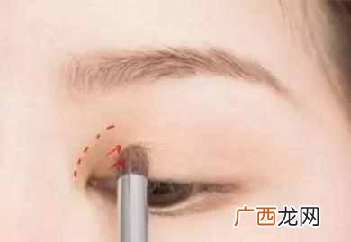 化妆步骤细节 化妆都需要什么化妆品
