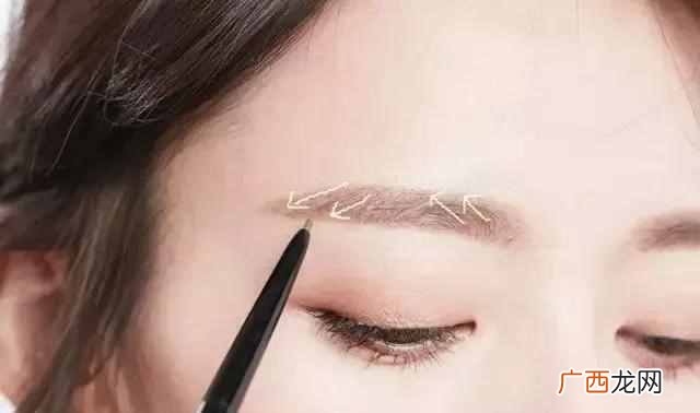 化妆步骤细节 化妆都需要什么化妆品