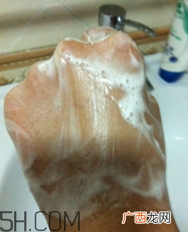 欧诗漫珍珠洁面乳是泡沫洁面吗？欧诗漫珍珠洁面乳评测
