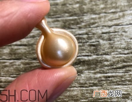 雅顿金胶适合什么肤质？雅顿金胶适合油皮和混油皮吗？