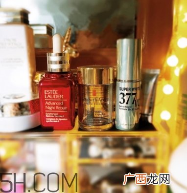 雅顿金胶和小棕瓶哪个好？雅顿金胶和小棕瓶对比