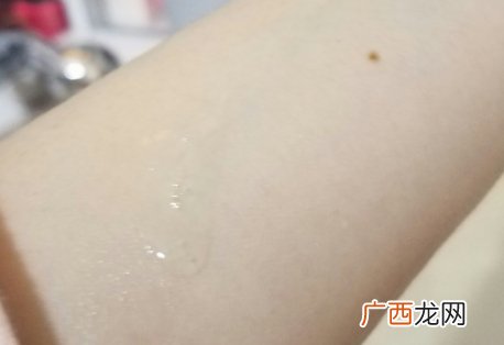 雅顿金胶怎么打开？雅顿金胶胶囊怎么扭开？