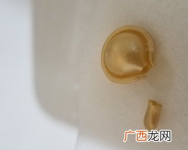 雅顿金胶怎么打开？雅顿金胶胶囊怎么扭开？