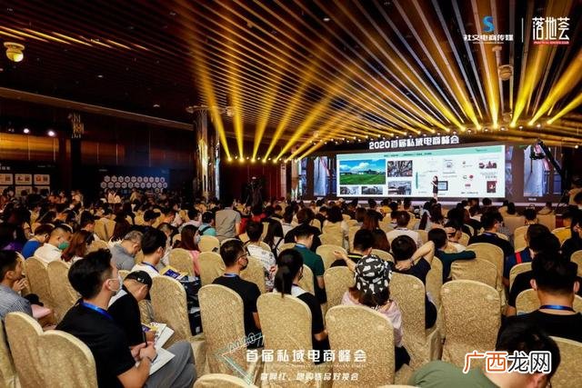 加盟曼天雨挣钱吗,曼天雨男装加盟条件加盟费多少钱