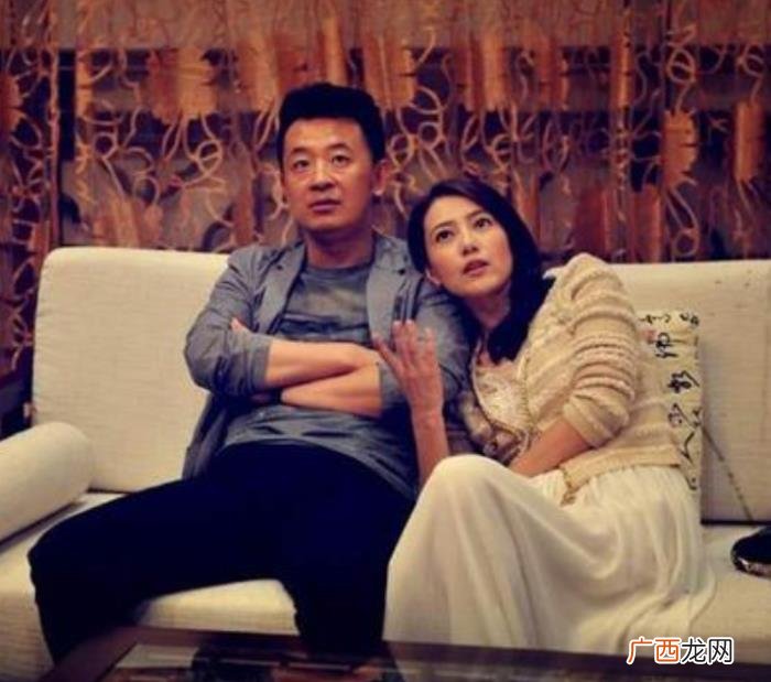 黄海波带着老婆回来了 黄海波妻子