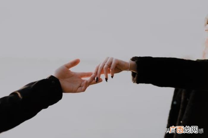 分手了想找他聊天怎么办，分手后怎么找话题聊天