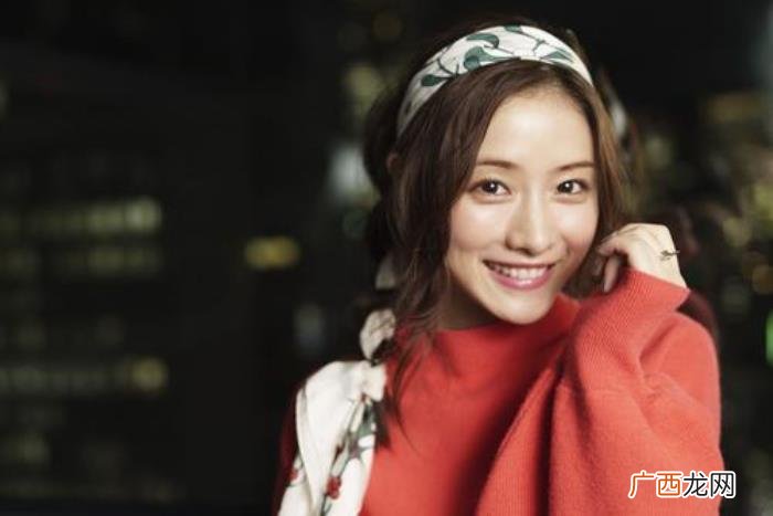 有脑子的女孩就是这么闪闪发光 脑子灵活说话有趣的女生
