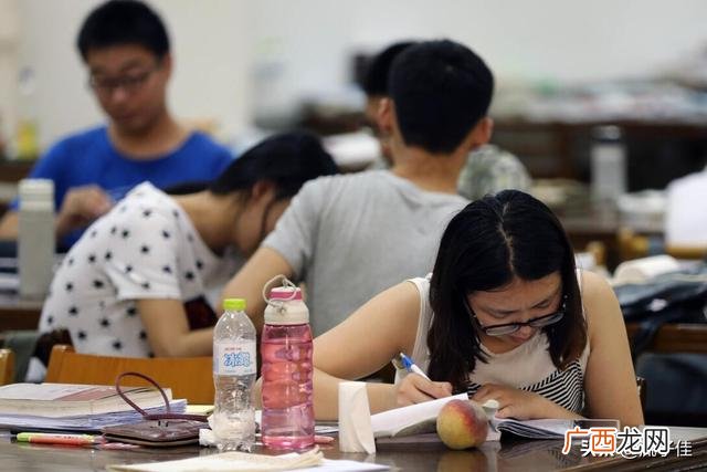 在学校宿舍赚钱的方法 学生挣钱的路子