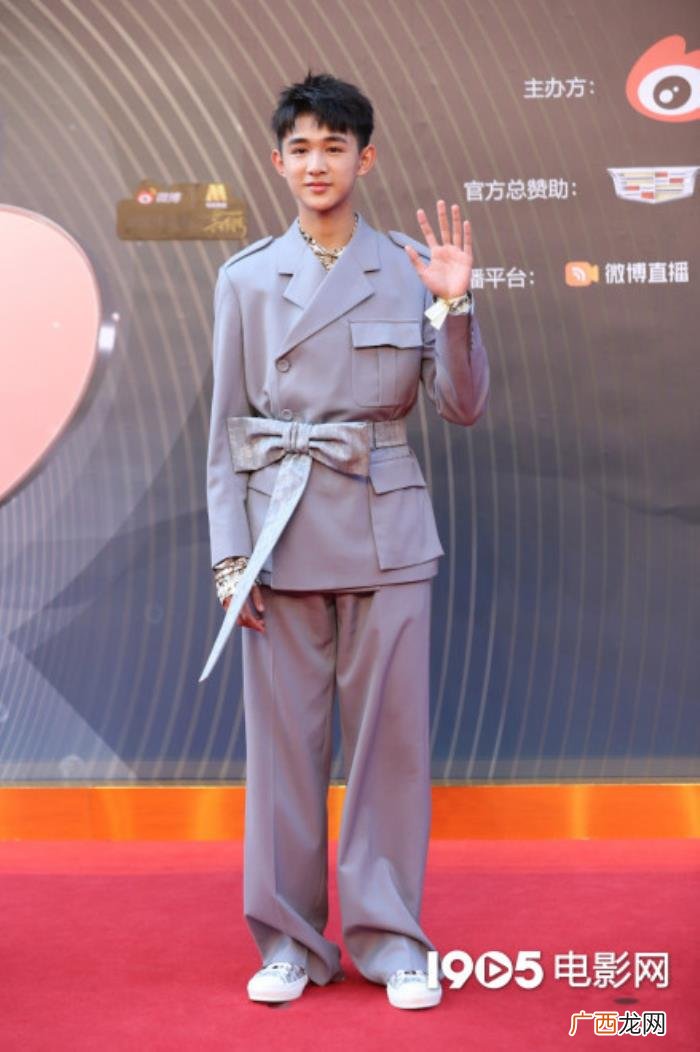 张婧仪微博，荣梓杉张婧仪亮相微博电影之夜