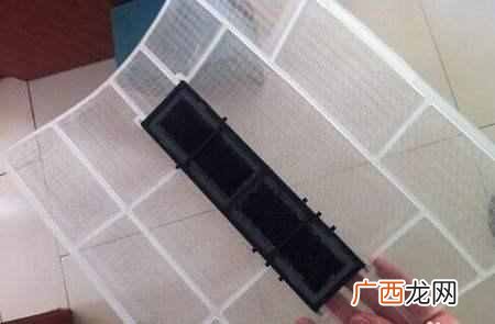 空调过滤网怎么清洗?多久洗一次