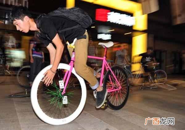 死飞是什么？死飞自行车安全么，其实特别危险