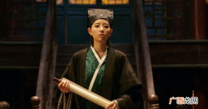 张含韵唱的，黄龄李斯丹妮张含韵超魔性唱跳...