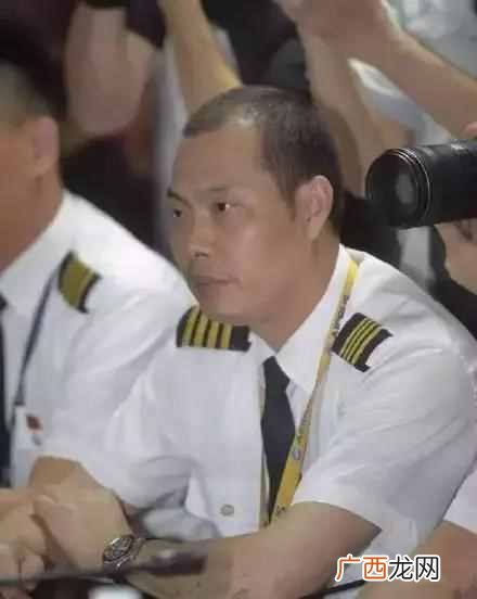 肃然起敬什么意思？中国军人让你肃然起敬
