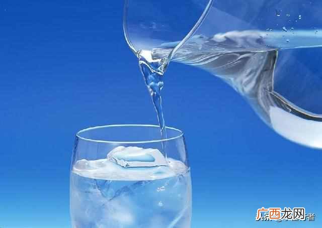 海水为什么是蓝色的课文，海水蓝色的原因！