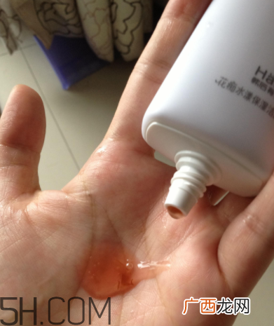 韩后花痴水漾洁颜啫喱适合什么肤质_含皂基吗