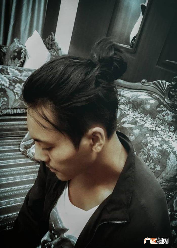 陈伟霆刘海，陈伟霆暖男刘海顺毛大背头甚至丸子头各种风格帅气消化