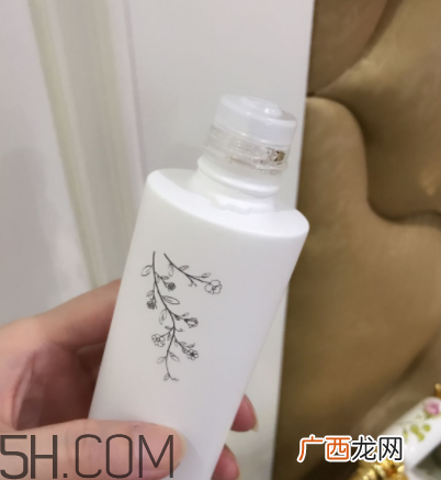 韩后花痴水漾美容液怎么用_使用方法
