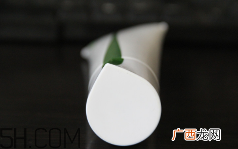 韩后茶蕊洁面乳是皂基吗_韩后茶蕊洁面乳评测