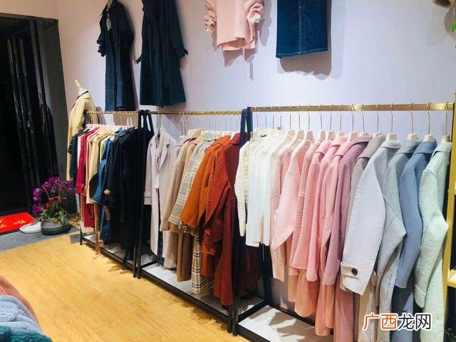 开服装店进货渠道怎么找,我想开个服装店怎么找货源