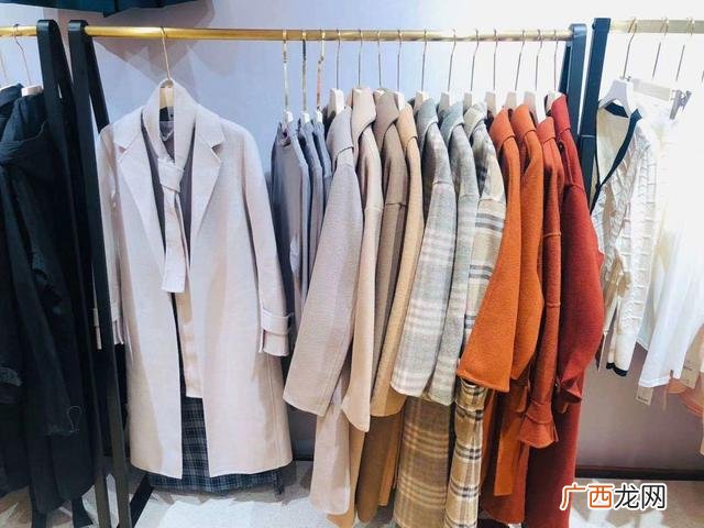 开服装店进货渠道怎么找,我想开个服装店怎么找货源