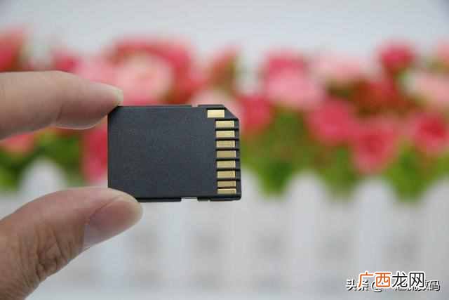 手机上的sd卡是什么卡（为什么现在的手机都不再