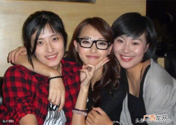 罗晋演唱会，唐嫣婚后与闺蜜现身演唱会不见罗晋