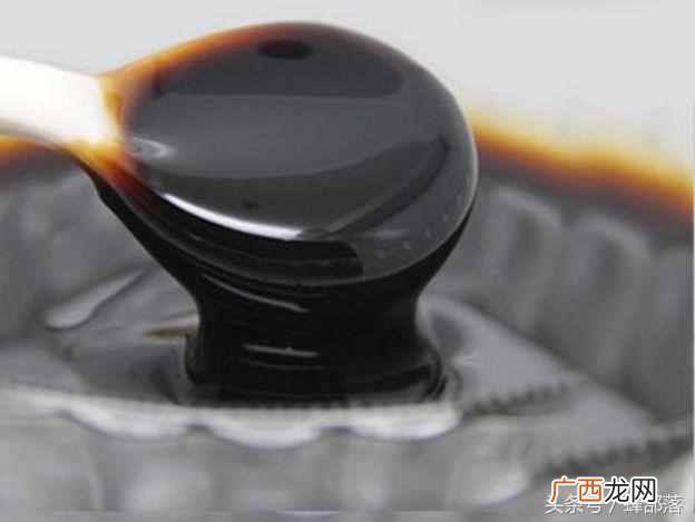 蜂胶有什么作用 蜂胶是什么东西制作成的