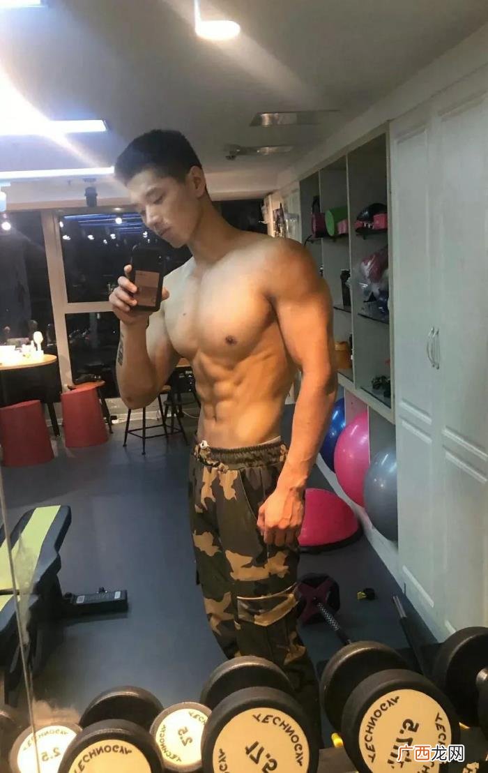 男生喜欢男生,是不是男生都喜欢男生