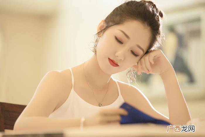 女生突然屏蔽你的含义，女生对你屏蔽朋友圈是为什么