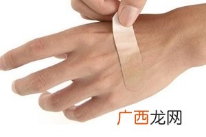 贴了创可贴会得破伤风吗？