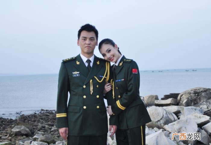 军装结婚照，最是那一身橄榄绿军装的结婚照让传统婚纱照失去光彩