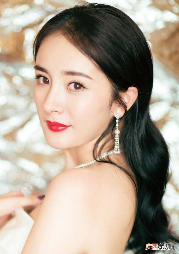 金晨与杨幂，金晨、杨幂在春晚的造型美得太出众
