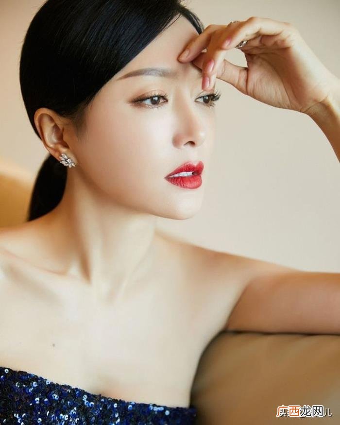 金晨与杨幂，金晨、杨幂在春晚的造型美得太出众