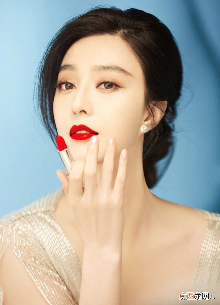 金晨与杨幂，金晨、杨幂在春晚的造型美得太出众