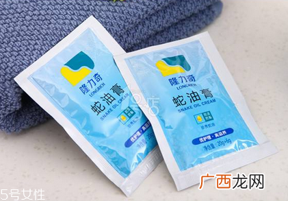蛇油膏是不是越擦越黑？蛇油膏擦了会变黑吗？