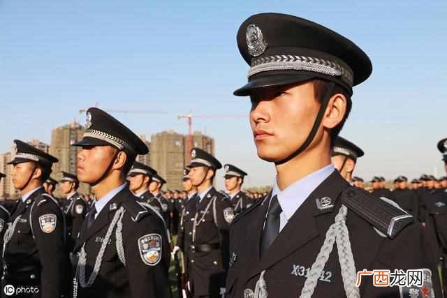 公务员主要是做什么 什么是公务员