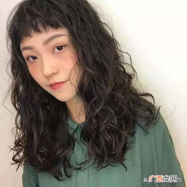 长脸型适合什么样的发型（教你选择最适合自己