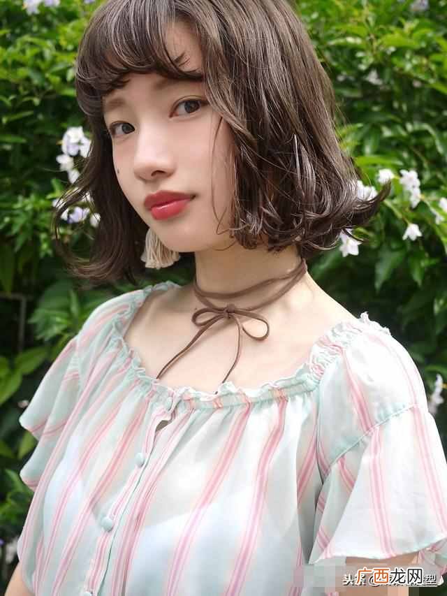 长脸型适合什么样的发型（教你选择最适合自己