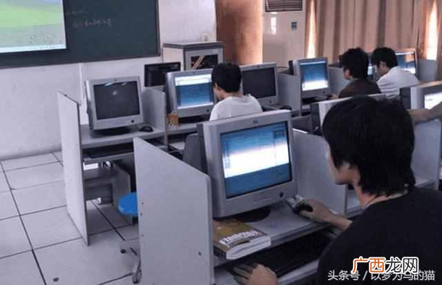 大专学什么专业好，就业前景最好的专业推荐