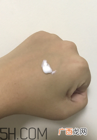 玉泽身体乳小孩能用吗？玉泽身体乳有激素吗？