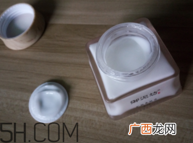 御泥坊矿物养肤霜怎么样？御泥坊矿物养肤霜好用吗？