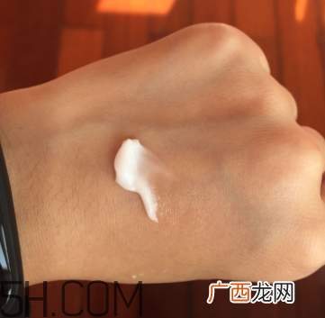 御泥坊矿物养肤霜怎么样？御泥坊矿物养肤霜好用吗？