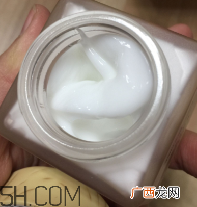 御泥坊矿物养肤霜怎么样？御泥坊矿物养肤霜好用吗？