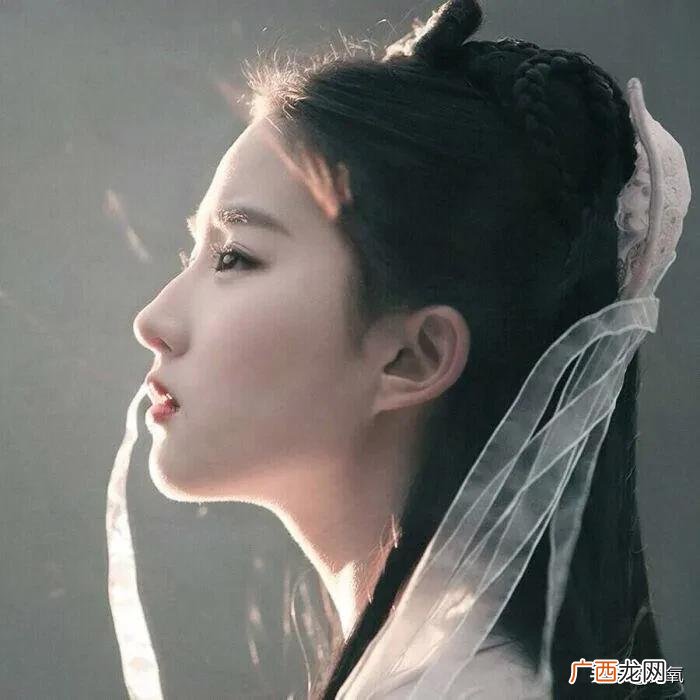刘亦菲陈晓的牵手图剧照 发朋友圈真实牵手照片
