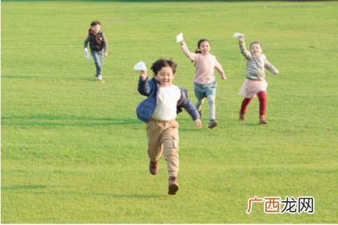 小孩需要补钙吗?这些情况要考虑补汤臣倍健牛乳钙软糖了