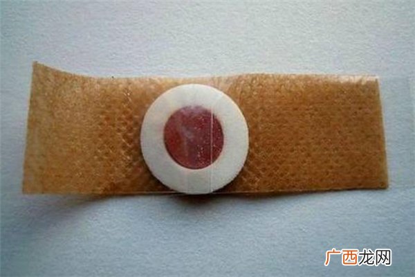 鸡眼膏为什么越贴越疼用鸡眼贴疼痛正常吗