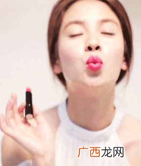各自优缺点介绍 粉底液和b b 霜有什么不同