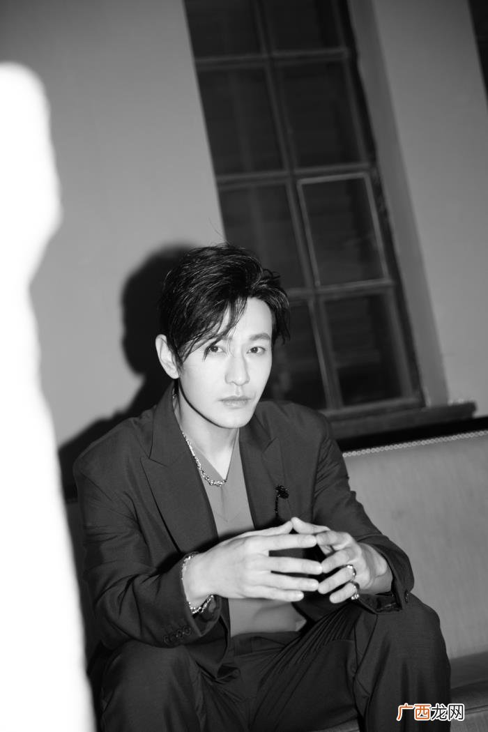 黄晓明澄清，时隔五年黄晓明再度澄清传闻维护妻子