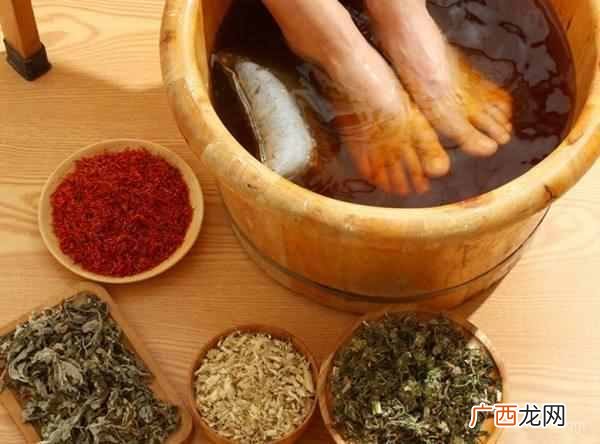 艾草和白醋泡脚有什么好处（主要是这四大好处