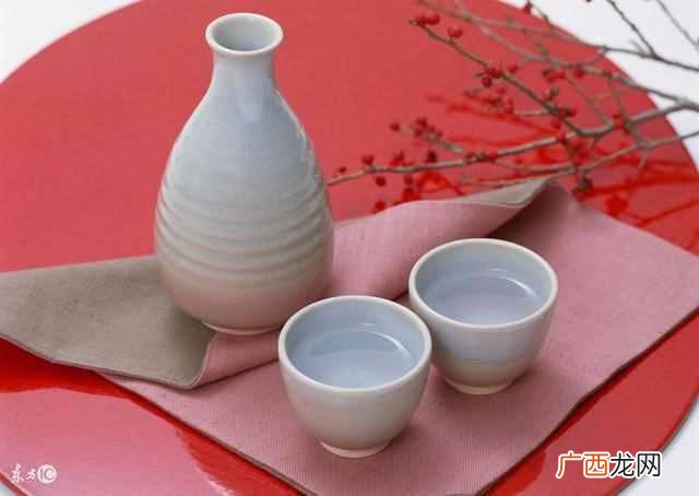 喝酒前吃什么不容易醉酒（喝酒前吃这些不伤胃